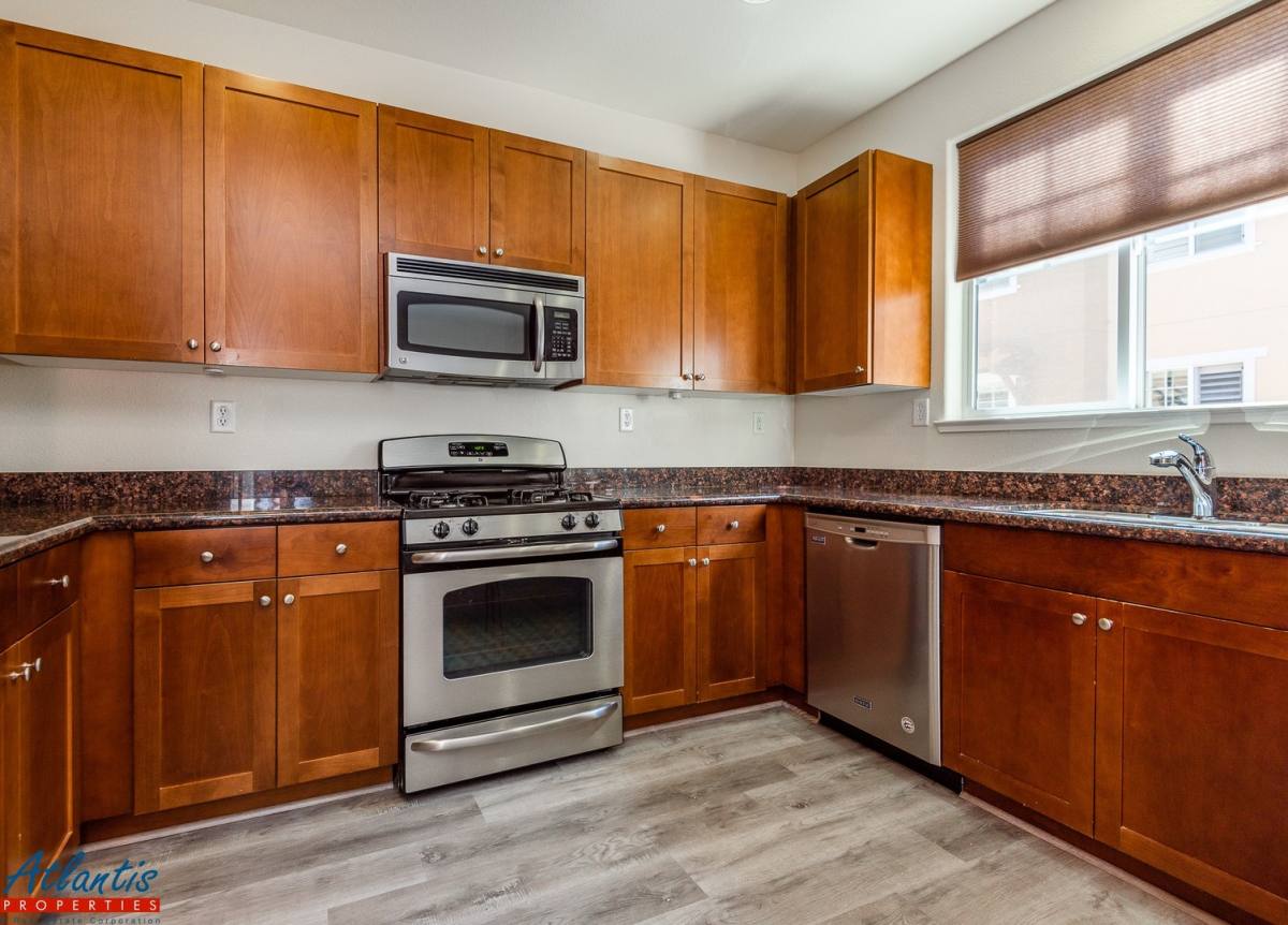 Townhouse for rent at 176 Salmar Terrace, Campbell, CA 95008