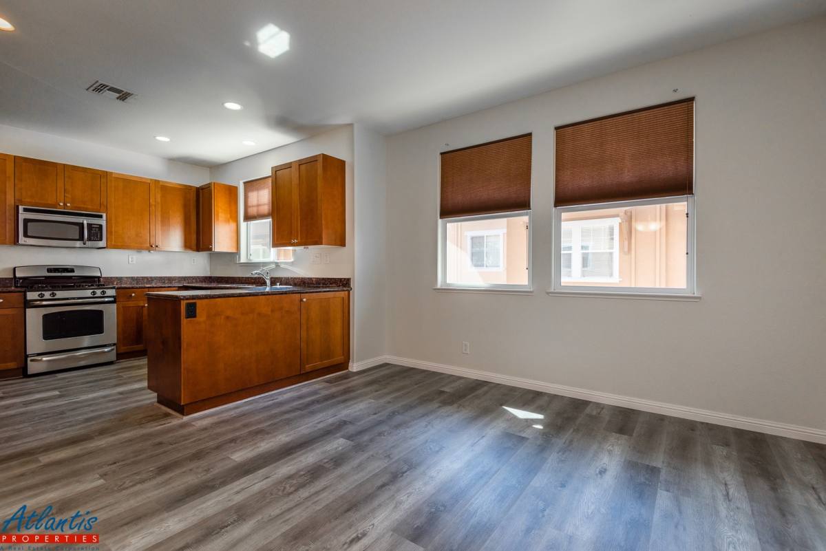 Townhouse for rent at 176 Salmar Terrace, Campbell, CA 95008