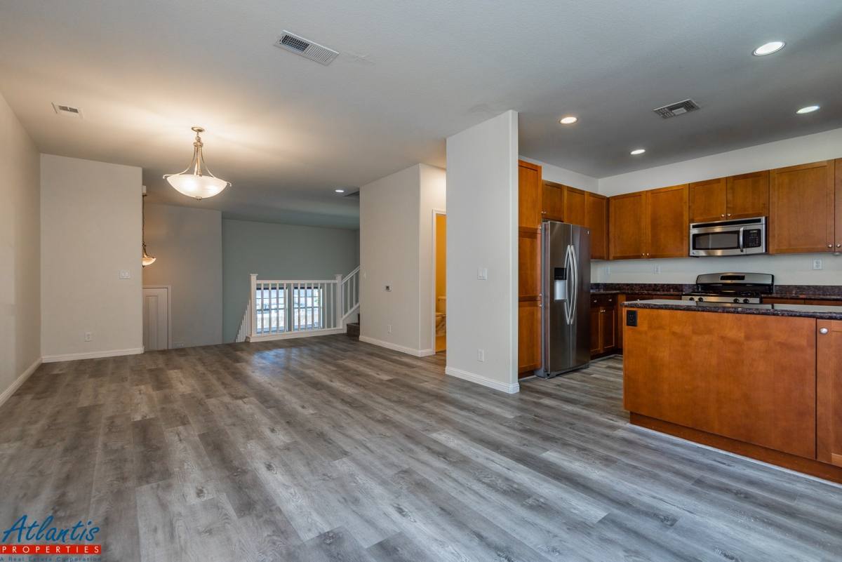 Townhouse for rent at 176 Salmar Terrace, Campbell, CA 95008