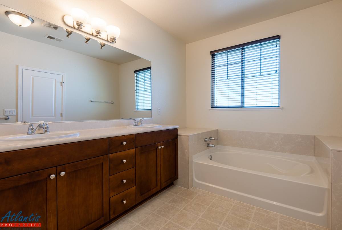 Townhouse for rent at 176 Salmar Terrace, Campbell, CA 95008