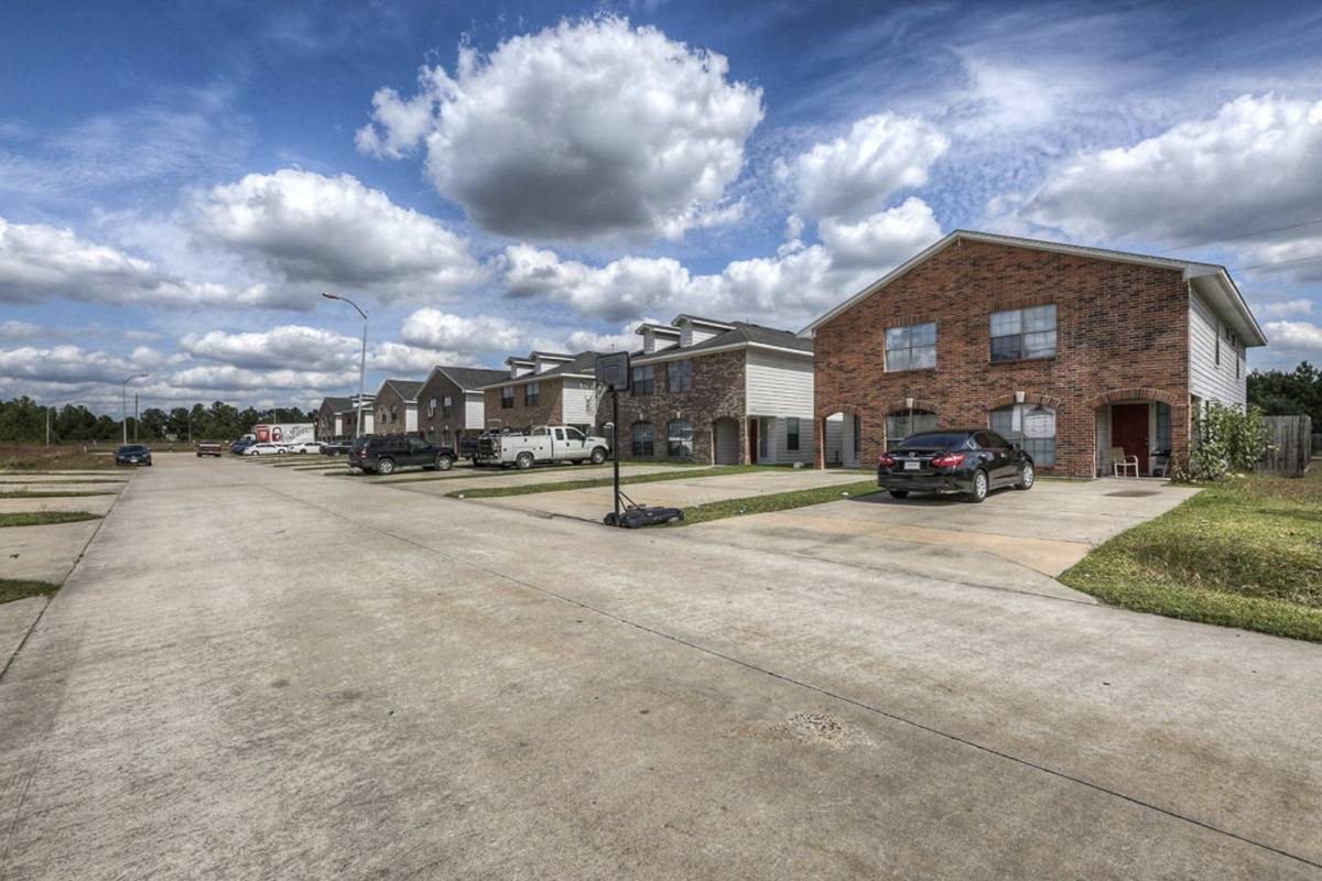 Apartment for rent at 10610 Pine Landing #B, Houston, TX 77088