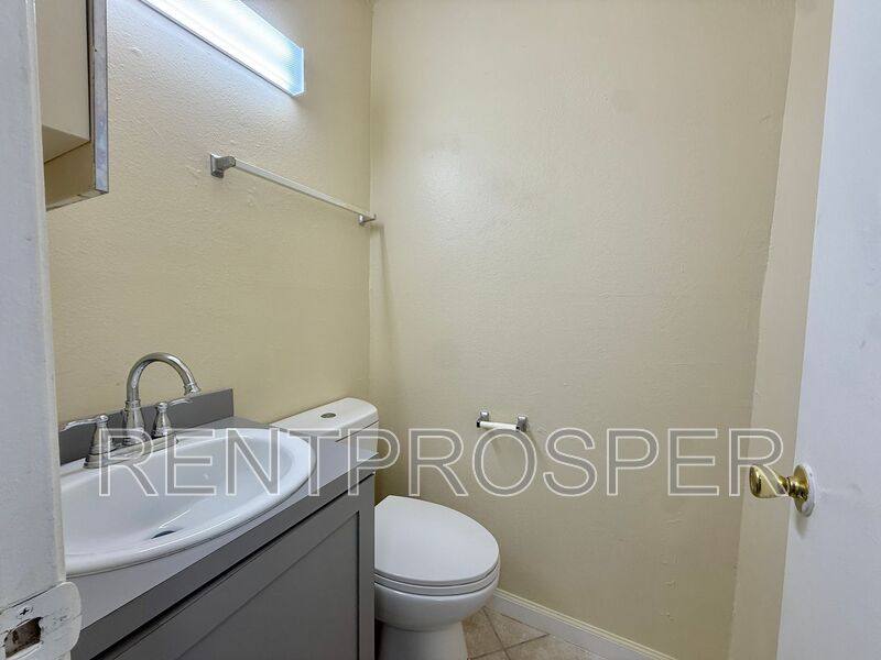 Townhouse for rent at 4149 S Semoran Blvd #4, Orlando, FL 32822