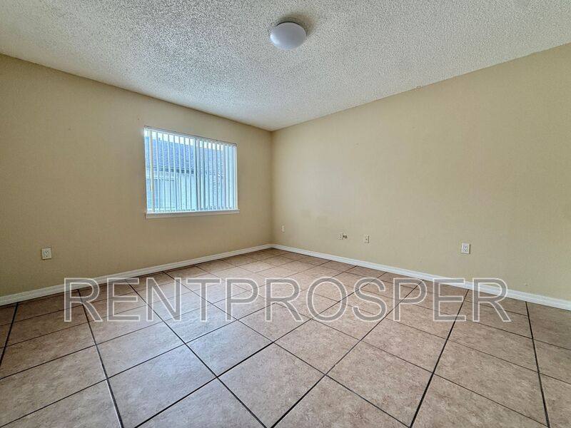 Townhouse for rent at 4149 S Semoran Blvd #4, Orlando, FL 32822
