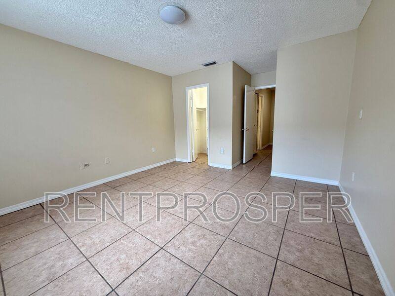 Townhouse for rent at 4149 S Semoran Blvd #4, Orlando, FL 32822