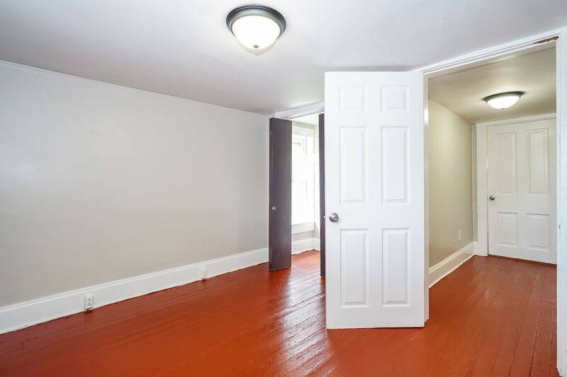 Apartment for rent at 20 Vernon Ave #3, London, OH 43140