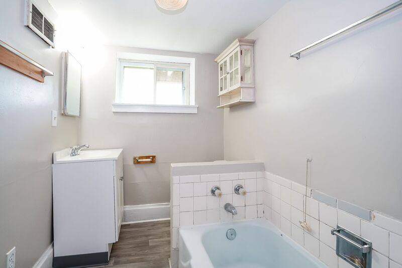 Apartment for rent at 20 Vernon Ave #3, London, OH 43140