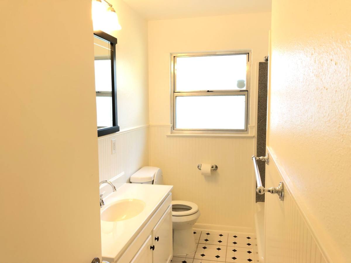 House for rent at 210 Laddie Place, San Antonio, TX 78201