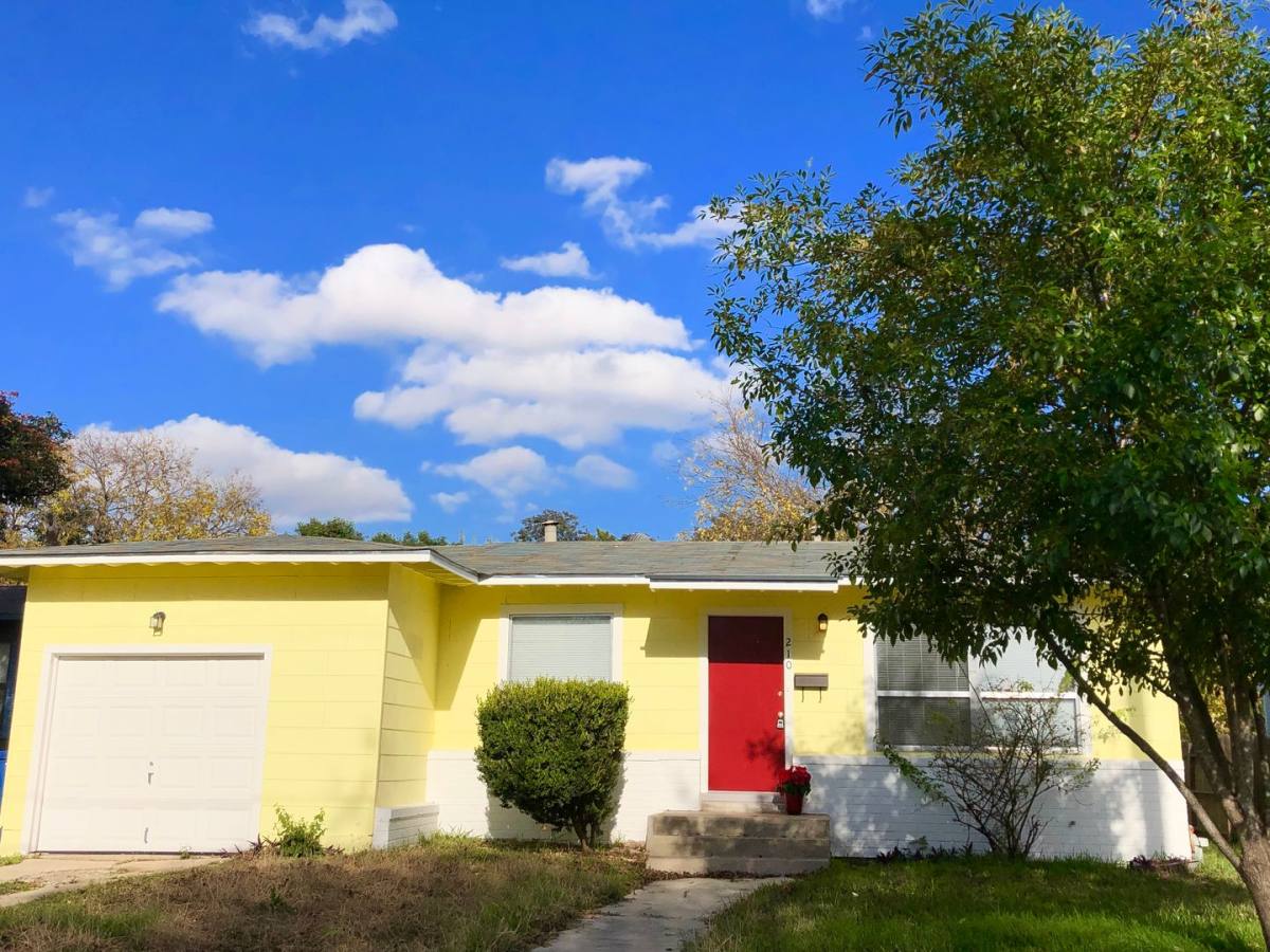 House for rent at 210 Laddie Place, San Antonio, TX 78201