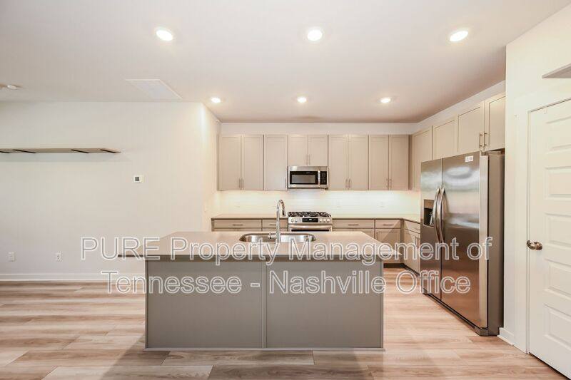 Townhouse for rent at 2708 Fordham St, Columbia, TN 38401