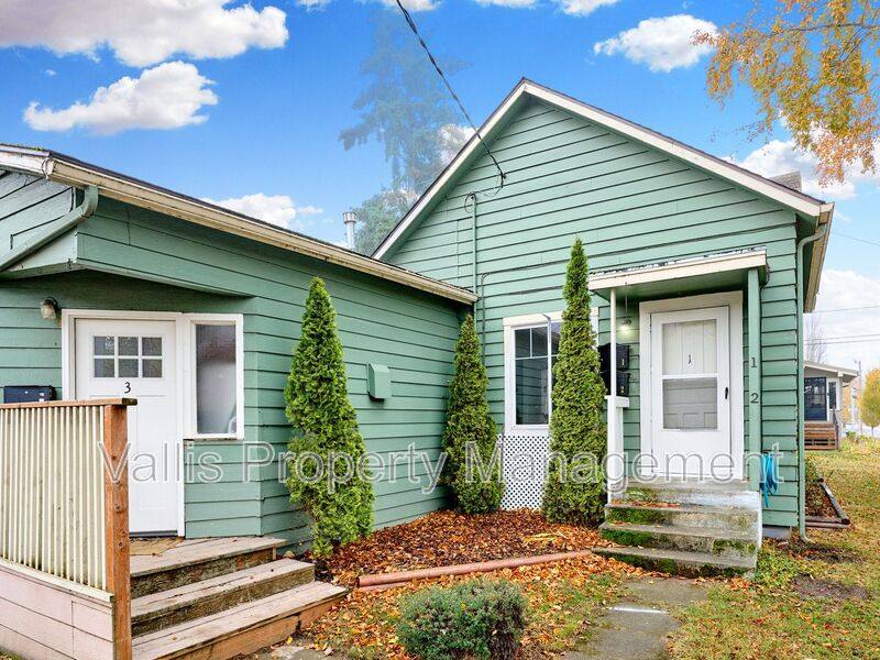 Apartment for rent at 1204 Commercial St NE #1, Salem, OR 97301