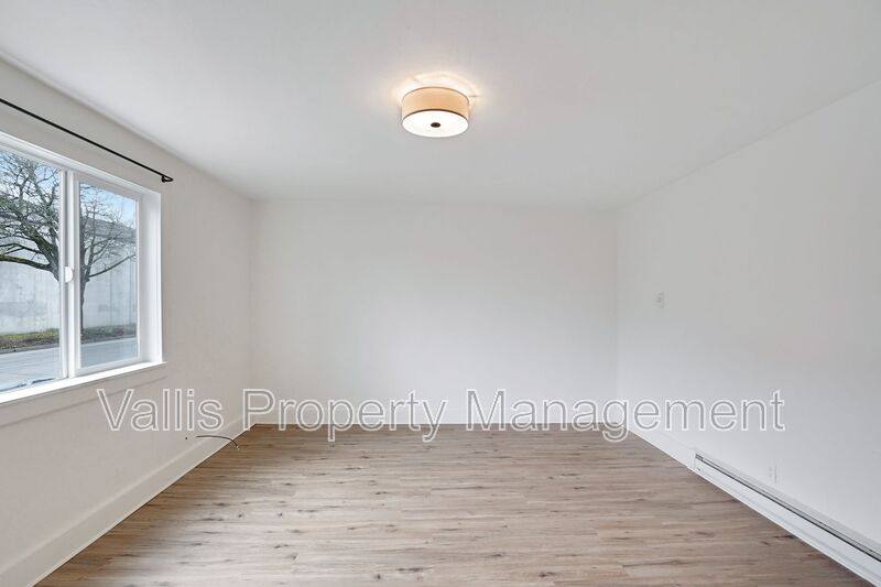 Apartment for rent at 1204 Commercial St NE #3, Salem, OR 97301