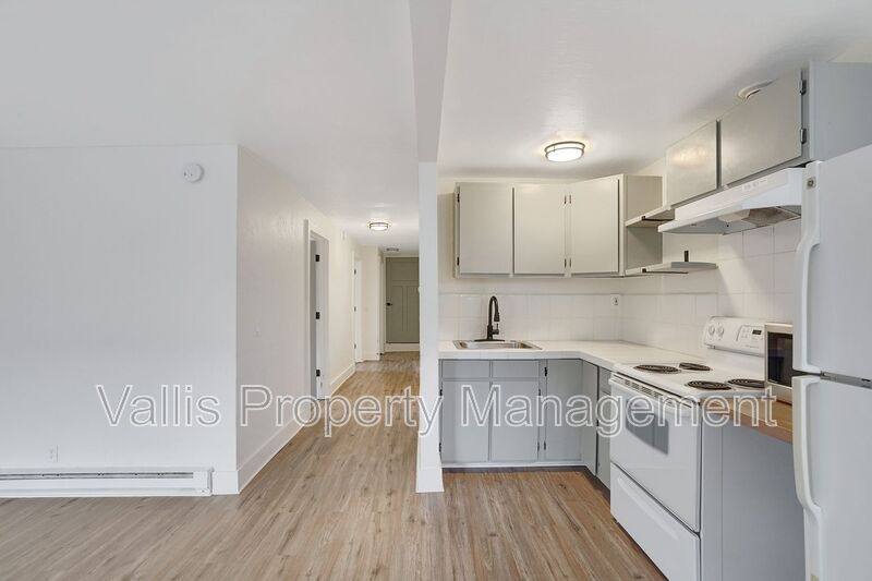 Apartment for rent at 1204 Commercial St NE #3, Salem, OR 97301