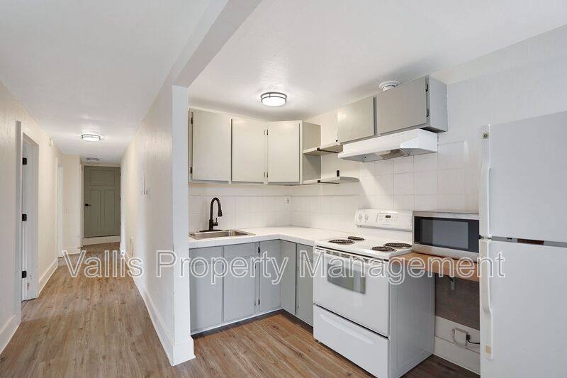 Apartment for rent at 1204 Commercial St NE #3, Salem, OR 97301