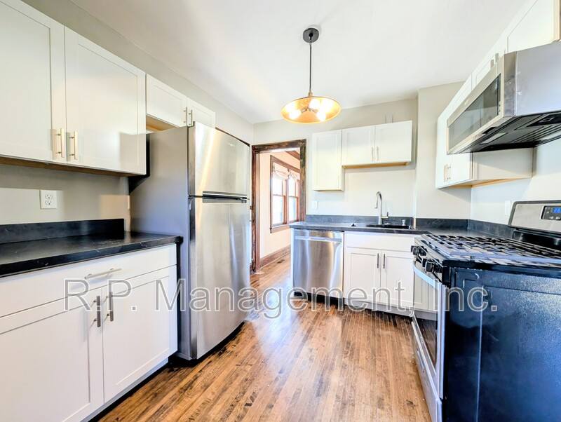 House for rent at 636 Gotzian St, Saint Paul, MN 55106