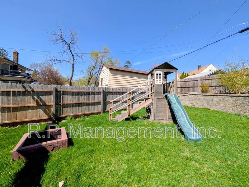 House for rent at 636 Gotzian St, Saint Paul, MN 55106