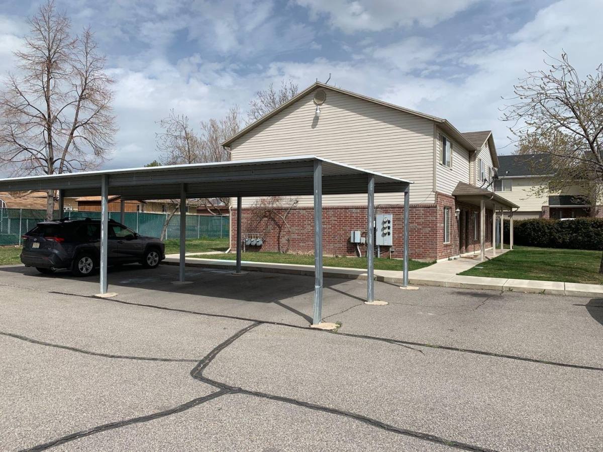 Apartment for rent at 1728 N 1500 W, Layton, UT 84041