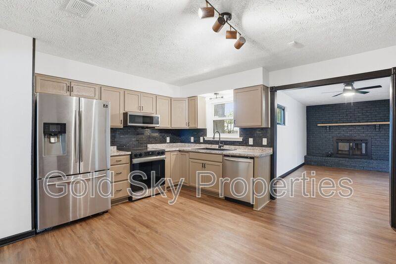 House for rent at 703 Pineview Court, Hinesville, GA 31313