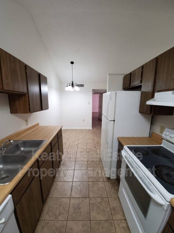 House for rent at 803-2 Fox Run Ave, Lafayette, LA 70508