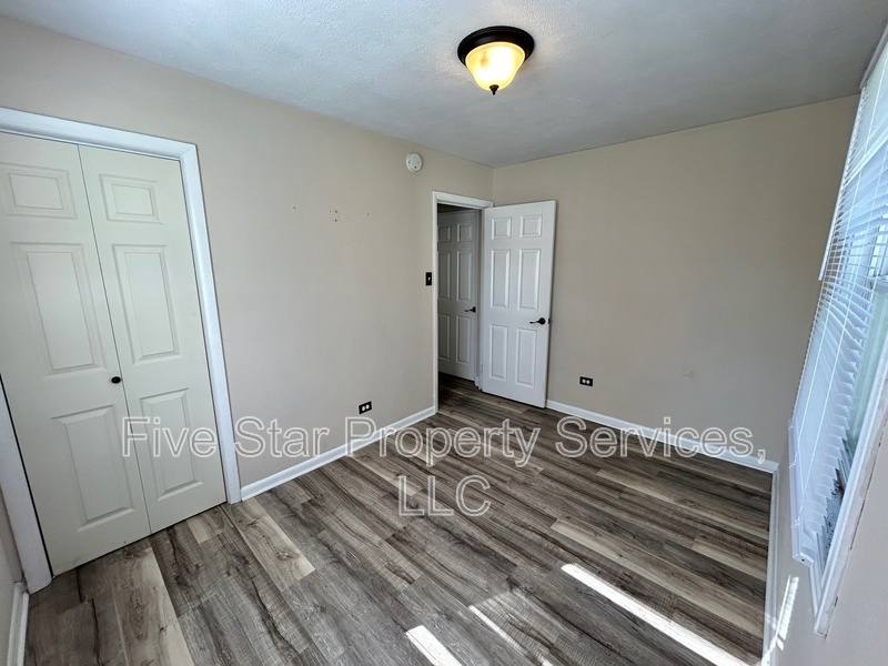 House for rent at 12 Douglas Court, Springfield, IL 62704