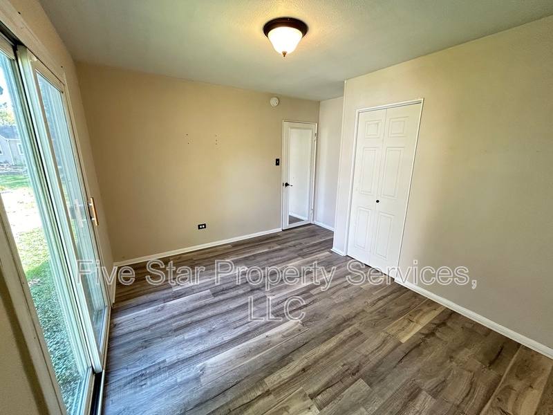 House for rent at 12 Douglas Court, Springfield, IL 62704
