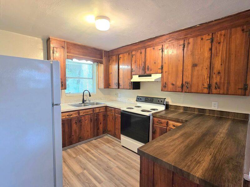 Apartment for rent at 6016 Sewell St #A Gle, Pensacola, FL 32504