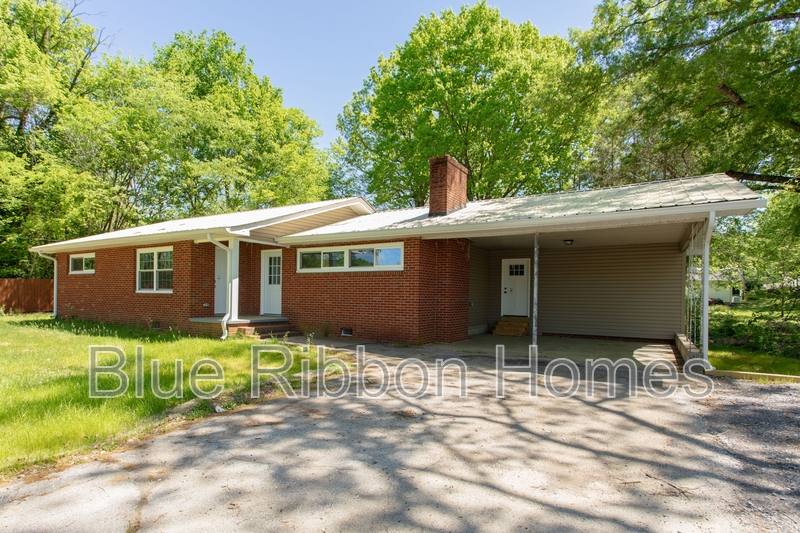 House for rent at 2506 Byington Beaver Ridge Rd, Knoxville, TN 37931