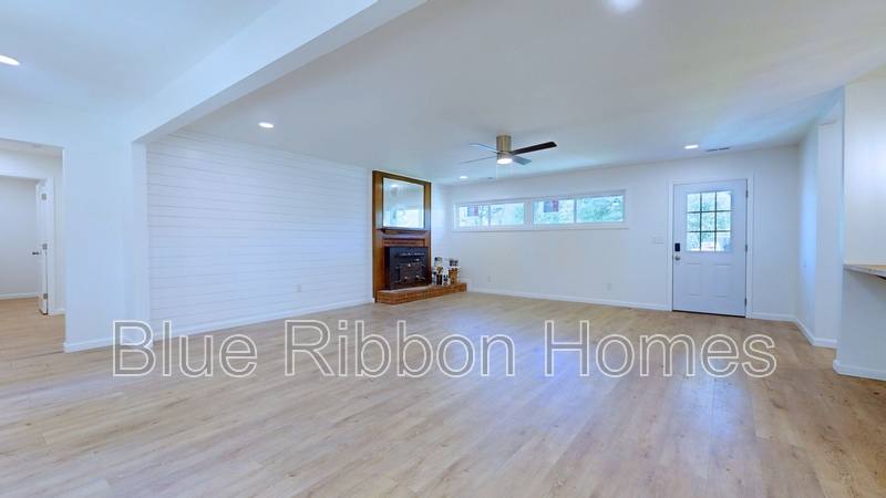 House for rent at 2506 Byington Beaver Ridge Rd, Knoxville, TN 37931