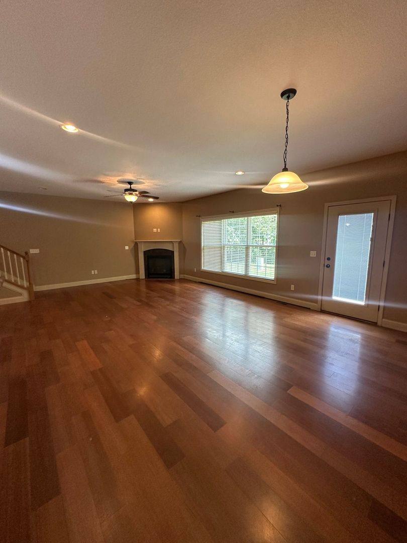 Townhouse for rent at 1604 S Division St, Mahomet, IL 61853