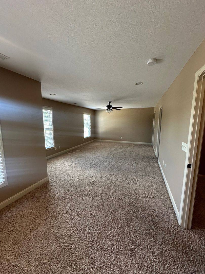 Townhouse for rent at 1604 S Division St, Mahomet, IL 61853
