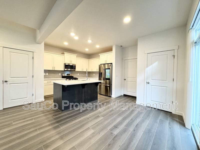 House for rent at 1248 S 28th Terrace, Cornelius, OR 97113