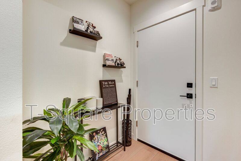 Apartment for rent at 3402 Colby Ave #306, Everett, WA 98201
