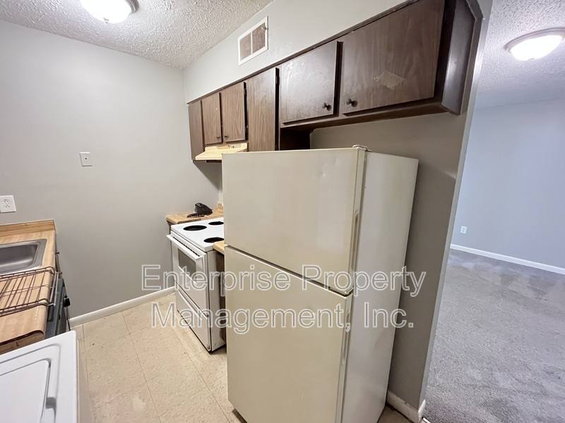 Apartment for rent at 1365 Garden Rd, Memphis, TN 38134