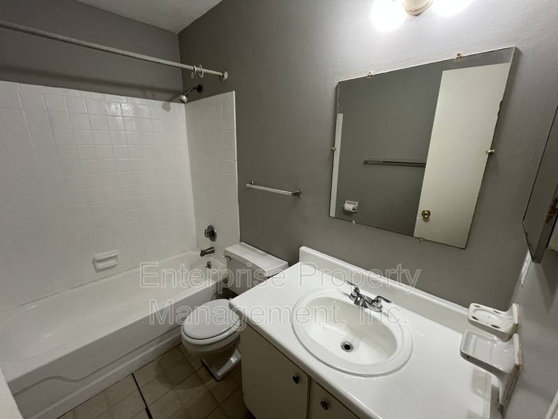 Apartment for rent at 1365 Garden Rd, Memphis, TN 38134
