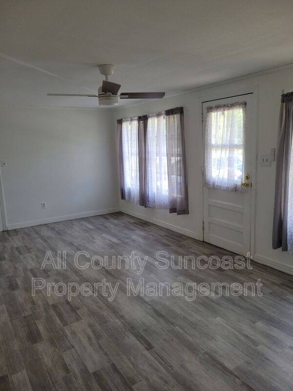 House for rent at 1341 US-Highway 98 W, Perry, FL 32348
