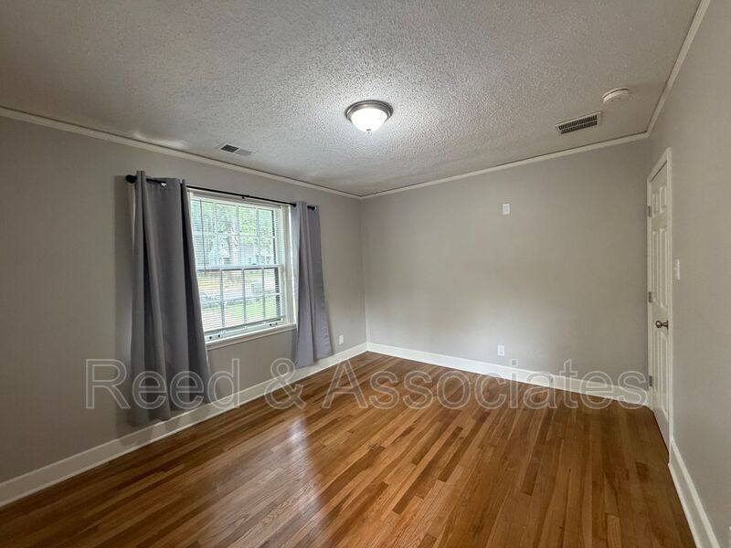 Apartment for rent at 743 Shotwell St #1, Memphis, TN 38111