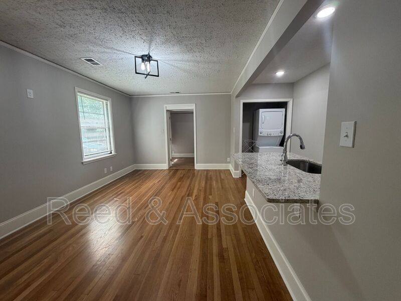 Apartment for rent at 743 Shotwell St #1, Memphis, TN 38111