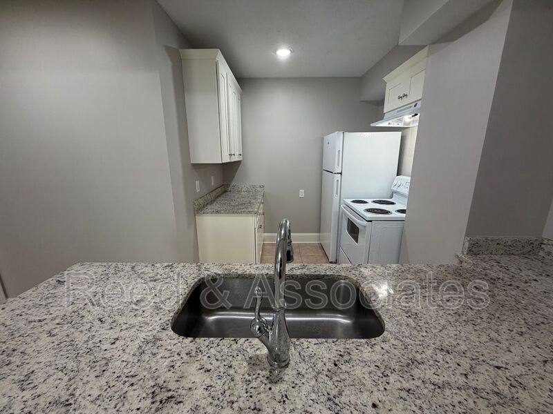 Apartment for rent at 743 Shotwell St #1, Memphis, TN 38111