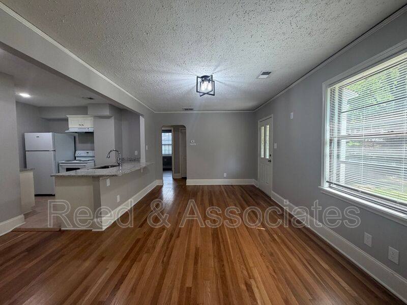 Apartment for rent at 743 Shotwell St #1, Memphis, TN 38111