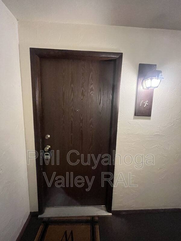 Apartment for rent at 1500 W Market St #14, Akron, OH 44313