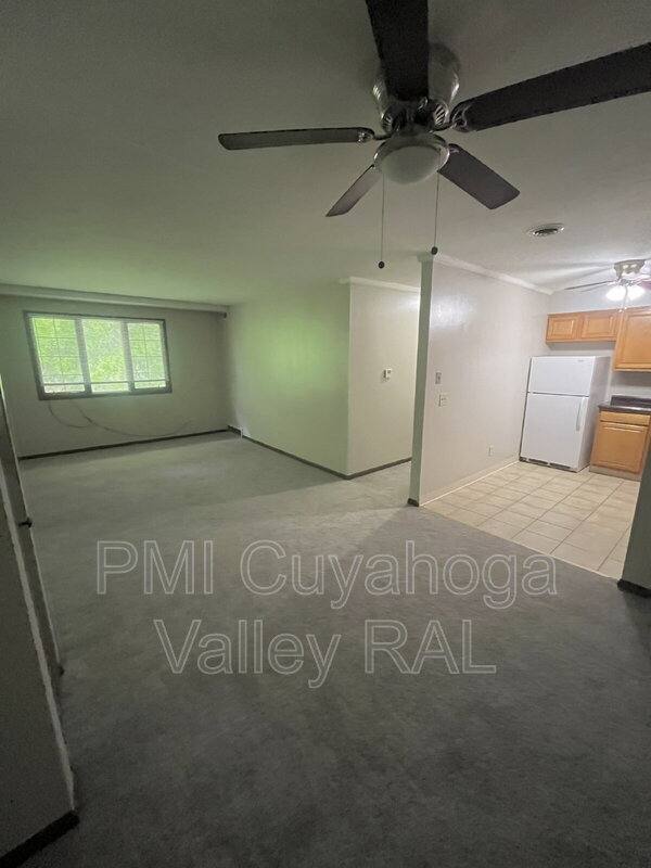 Apartment for rent at 1500 W Market St #14, Akron, OH 44313