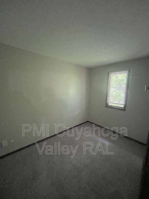 Apartment for rent at 1500 W Market St #14, Akron, OH 44313