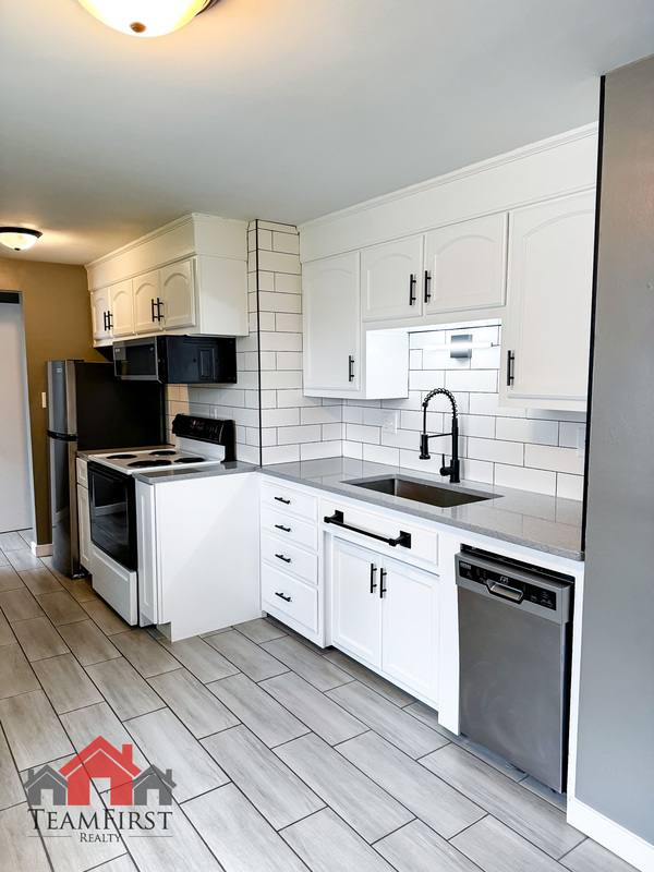 House for rent at 1446 Pilgrim St, Green Bay, WI 54304