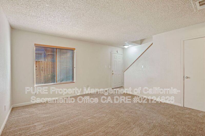 Townhouse for rent at 317 U St #2, Sacramento, CA 95818