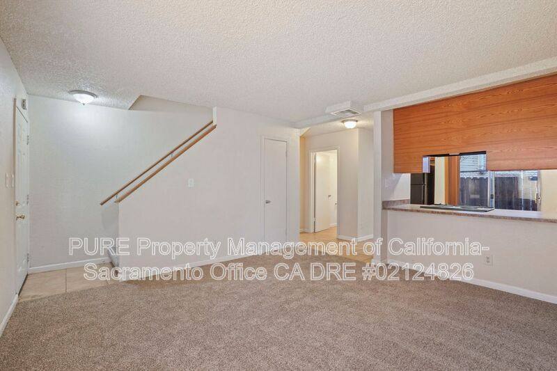 Townhouse for rent at 317 U St #2, Sacramento, CA 95818