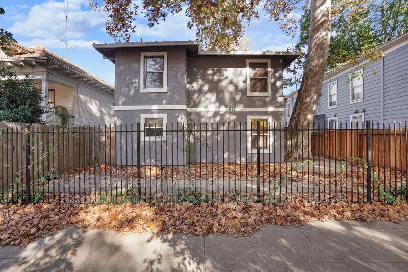 Townhouse for rent at 317 U St #2, Sacramento, CA 95818