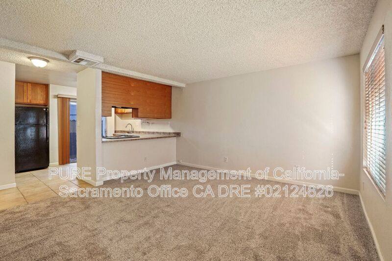 Townhouse for rent at 317 U St #2, Sacramento, CA 95818