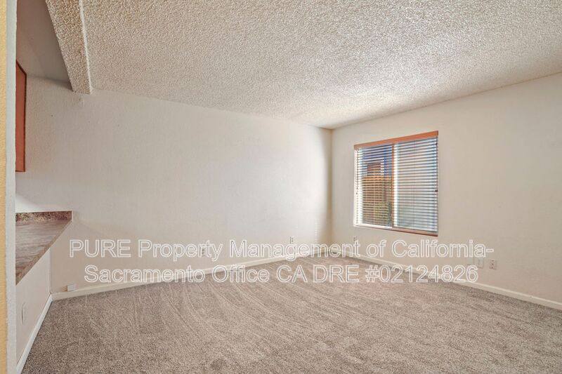 Townhouse for rent at 317 U St #2, Sacramento, CA 95818
