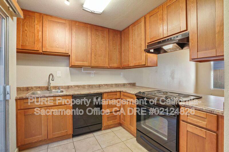 Townhouse for rent at 317 U St #2, Sacramento, CA 95818