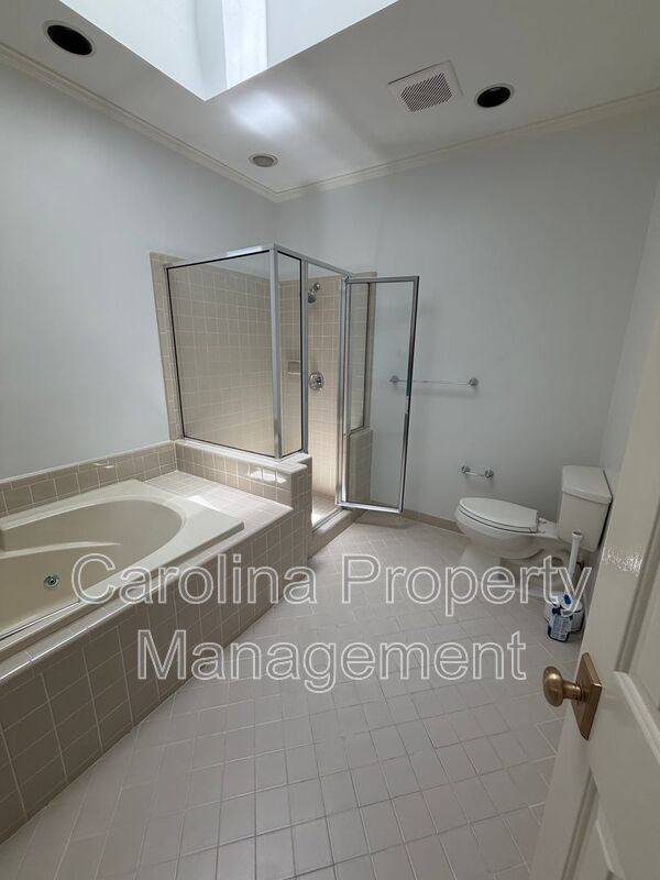 House for rent at 5906 Sharon Hills Rd, Charlotte, NC 28210