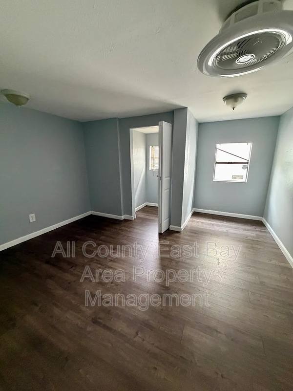 Apartment for rent at 716 Gateview Ave #2, Albany, CA 94706